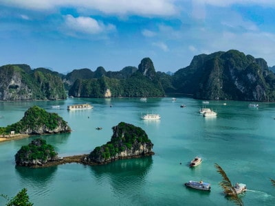 Vietnam: A Halong Bay day cruise﻿