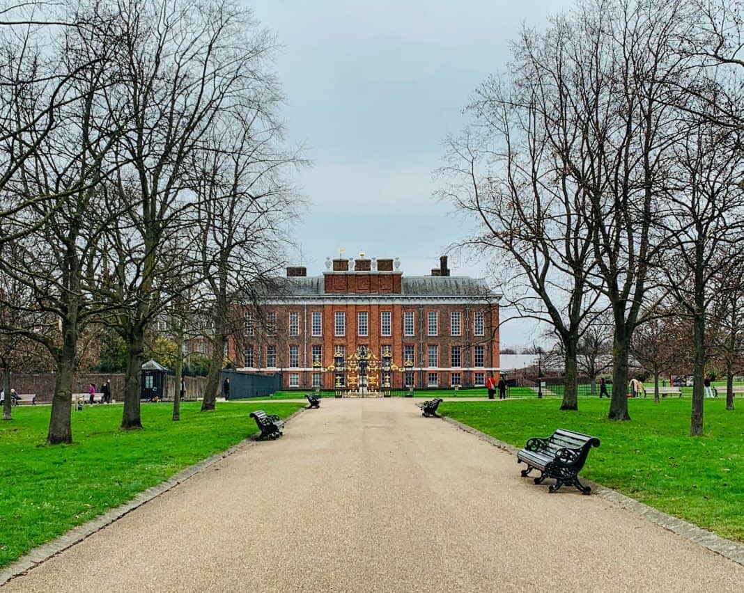Part of the outside of Kensington Palace with a pathway running up to it