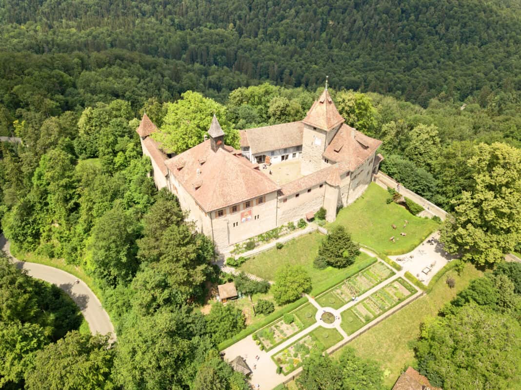 Kyburg Castle and the garden